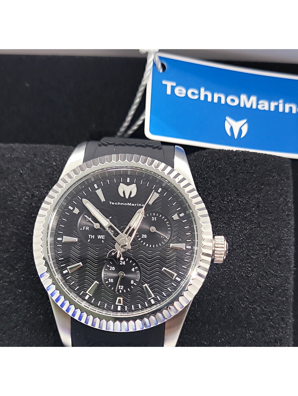 582 TechnoMarine Sea Dream Quartz Analog Day/Date Black Dial 43mm Watch Box